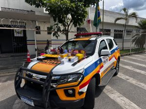 Quadrilha &eacute; presa com rem&eacute;dios para emagrecer e perfumes do Paraguai, em Divin&oacute;polis