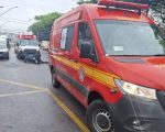 Motorista de aplicativo fica ferido após cair de moto e ser atropelado por caminhão em Contagem