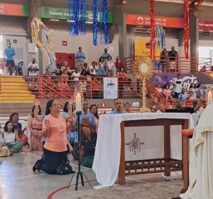 Carnaval Cat&oacute;lico re&uacute;ne fi&eacute;is no Rebanh&atilde;o em Divin&oacute;polis