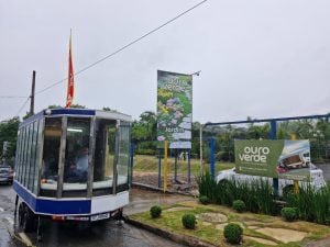 Est&uacute;dio M&oacute;vel da Minas FM no anivers&aacute;rio da Floricultura e Paisagismo Ouro Verde