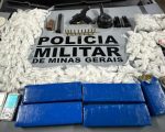 Homem é preso com cocaína e tenta subornar policiais com arma para evitar prisão na Grande BH