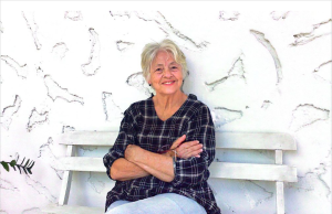 Livro de Adélia Prado é destaque em feira literária internacional na Rússia