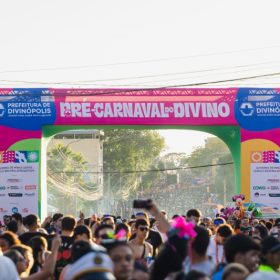 Foliões revelam histórias inusitadas no Pré-Carnaval do Divino