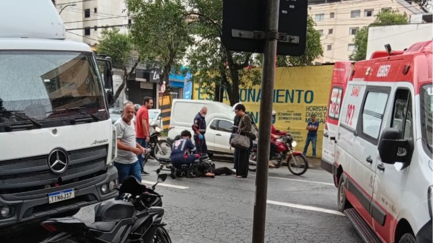 Acidente deixa homem ferido na av. Getúlio Vargas, em Divinópolis