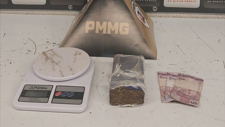 Adolescente é apreendido com maconha escondida no tanque em Divinópolis