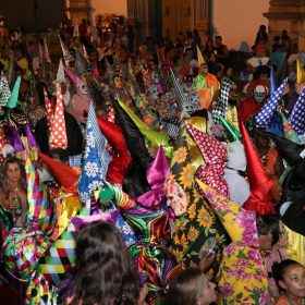 Carnaval começa nesta quinta (12) em Cláudio e Oliveira; veja programação