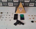 Foragido desce de árvore, deixa droga cair e é preso após perseguição em Divinópolis
