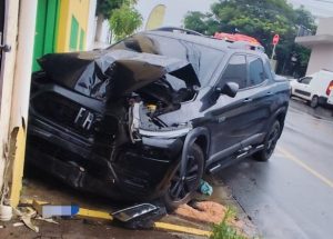 Grávida e menina de seis anos ficam feridas após acidente em Divinópolis
