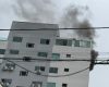 Incêndio atinge cobertura de prédio em Nova Serrana