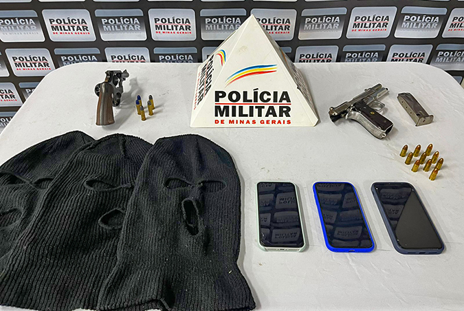 'Operação Blackout' cumpre 45 mandados em Divinópolis e Oliveira; policial civil é preso
