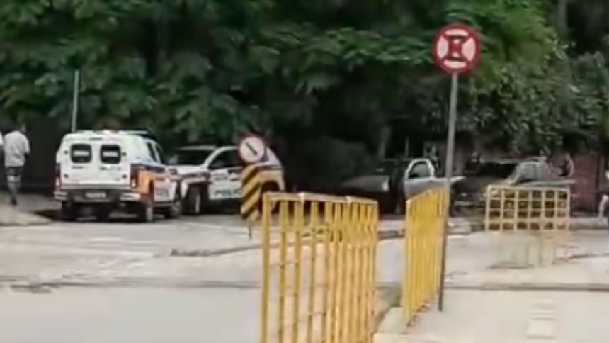 PM prende acusado de esfaquear homem após briga por bebida em Divinópolis
