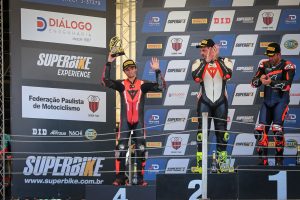 Edson J&uacute;nior sobe ao p&oacute;dio no SuperBike Brasil e destaca Nova Serrana no motociclismo