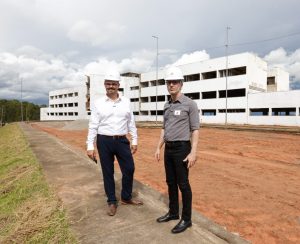 Governo de Minas vistoria obras do Hospital Regional de Conselheiro Lafaiete