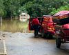 Corpo de Bombeiros já resgatou mais de 100 pessoas afetadas pela chuva em Matias Barbosa