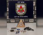 PM apreende drogas e arma de fogo e prende dois homens no Jardim das Acácias, em Divinópolis