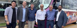 Governo de Minas entrega micro-&ocirc;nibus do programa Transporta SUS ao munic&iacute;pio de Campina Verde