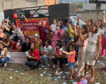 Vídeo: Katuxa Calçados entrega prêmio de R$ 100 mil a moradora de Divinópolis