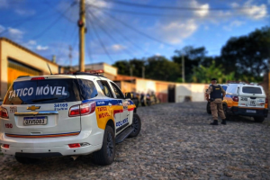 Alvo prioritário é preso pela PM após tentar fugir por área de mata em Itaúna