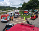 Homem morre em grave acidente entre carro e ônibus na BR-262, em Florestal