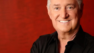 Morre Neil Sedaka, ícone do pop e voz de “Oh! Carol”, aos 86 anos