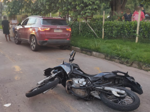 Motociclista fica em estado grave ap&oacute;s acidente com carro em Par&aacute; de Minas