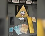 Homem é preso com drogas e arma após tentar fugir de blitz na MG-164, em Pedra do Indaiá