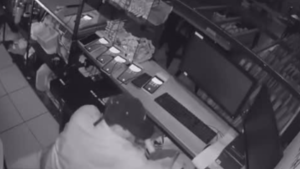 Vídeo: Estabelecimento é furtado no Centro de Itaúna