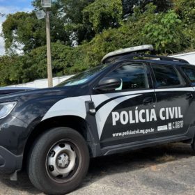 Dupla é indiciada por roubo com arma e prejuízo de R$ 100 mil em loja de celulares em Pitangui