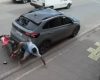 VÍDEO: Jovem foge após colidir moto furtada contra carro em Pará de Minas