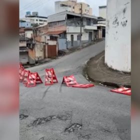 Risco de desabamento de muro e trânsito caótico preocupam moradores do Afonso Pena em Divinópolis