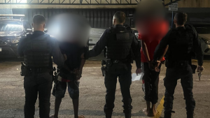 Nova Serrana: Dupla é presa com drogas e arma durante ação da Guarda Municipal