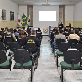 Lagoa da Prata e Arcos: Operação mira fabricantes encapsulados e vendas na internet