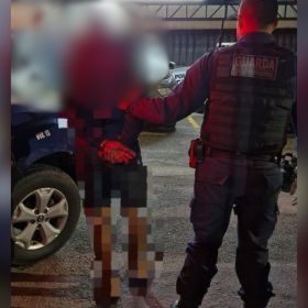 Nova Serrana: Homem é preso por furto e agressão em estabelecimento comercial