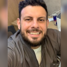 Psiquiatra preso por agredir a esposa em Divinópolis é solto com uso de tornozeleira eletrônica