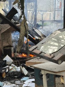 Incêndio criminoso atinge biblioteca comunitária em BH