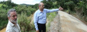 Governo de Minas vistoria trechos com eros&otilde;es em rodovia da Zona da Mata