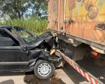 Motorista bêbado bate na traseira de caminhão na BR-494, em Divinópolis