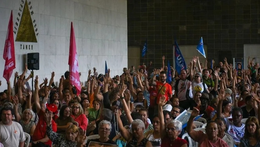 Trabalhadores da rede estadual de ensino entram em greve a partir de quarta-feira (4/3)