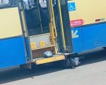 Ônibus passa sobre moto após batida na Rua Jesus Jota