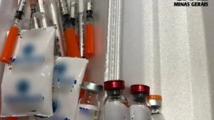 Homem e esteticista são presos por venda ilegal de remédios controlados na Grande BH