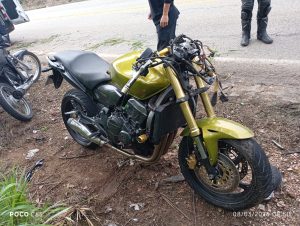 Pai e filho ficam gravemente feridos ap&oacute;s acidente de moto em S&atilde;o Gon&ccedil;alo do Par&aacute;
