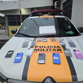 Motociclista é abordado com 27 iPhones e MacBook sem nota fiscal