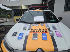 Motociclista é abordado com 27 iPhones e MacBook sem nota fiscal