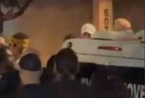 Show de humorista termina em confusão com grupo cristão e três pessoas são levadas à delegacia em BH