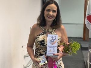 Noite de homenagens celebra protagonismo feminino na sociedade