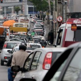 Prazo para pagar taxa de licenciamento de veículos em MG termina nesta terça (31)