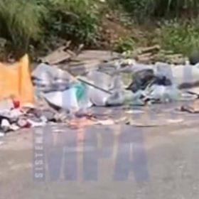 VÍDEO: Moradores reclamam de descarte ilegal de lixo em trevo que liga Divinópolis a São Gonçalo do Pará