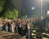 Segunda transmissão do Rosário do Frei Gilson reúne centenas de fiéis na Praça do Santuário, em Divinópolis