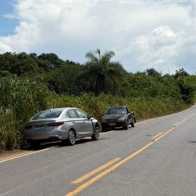 Idoso tenta ultrapassagem e provoca acidente na BR-354, em Bambuí