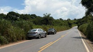 Idoso tenta ultrapassagem e provoca acidente na BR-354, em Bambuí